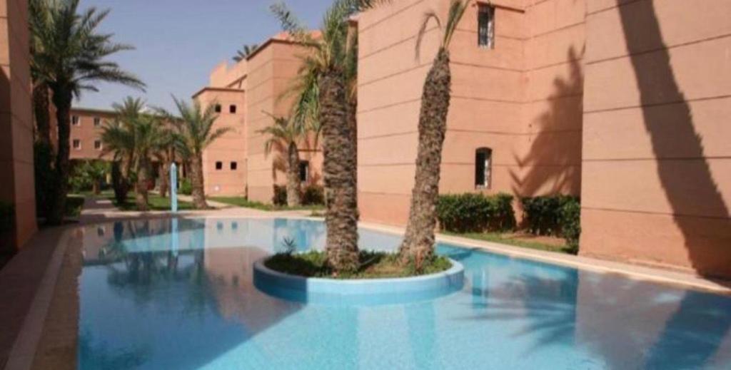 Bazén v ubytování Riad Saadd nebo v jeho okolí