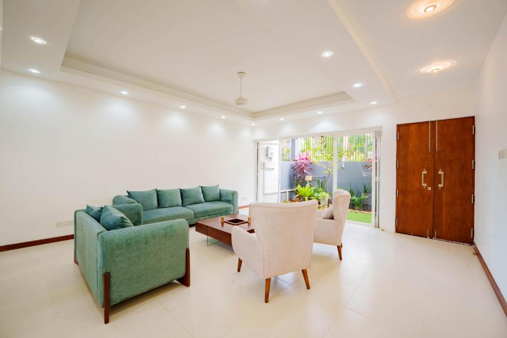 Χώρος καθιστικού στο Blossom Villa Thalawathugoda