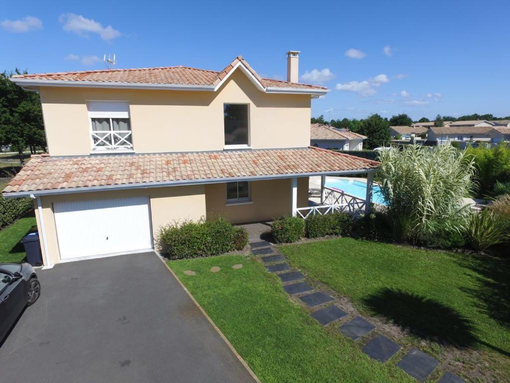 Swimmingpoolen hos eller tæt på Villa La Hispañola