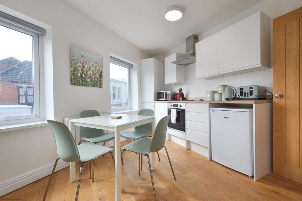 Nhà bếp/bếp nhỏ tại 60 Church Street