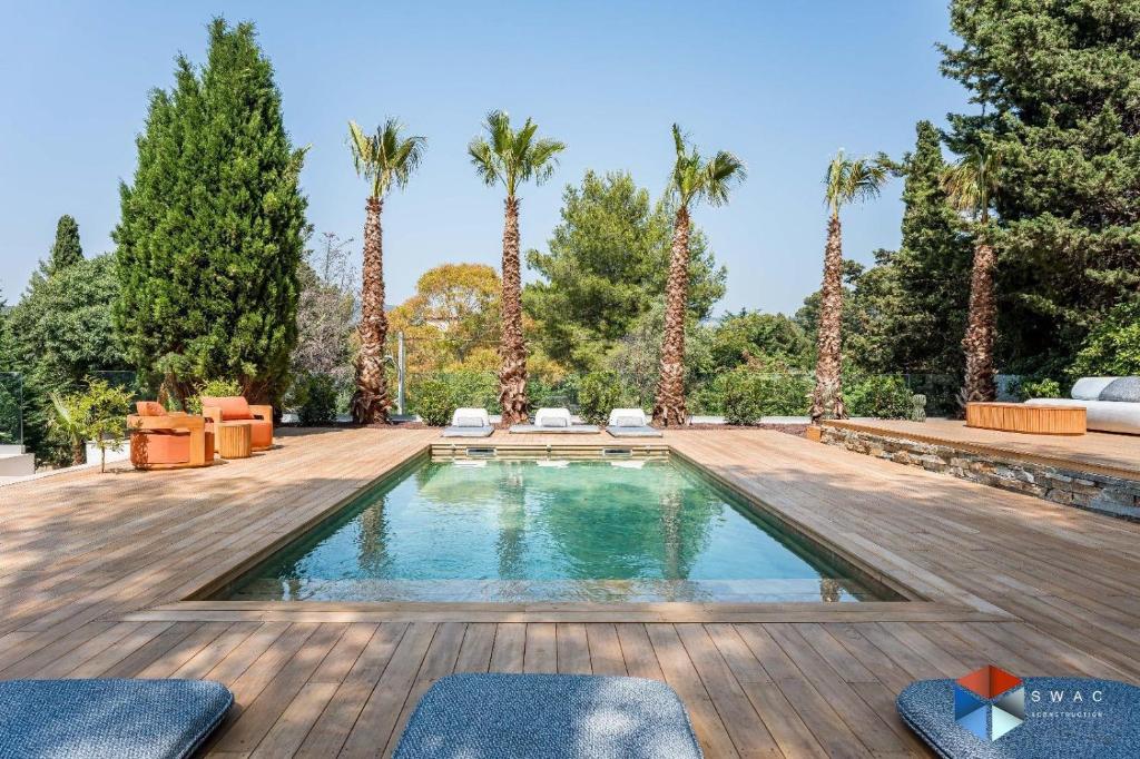 Bazén v ubytování Villa Prestige Cassis nebo v jeho okolí