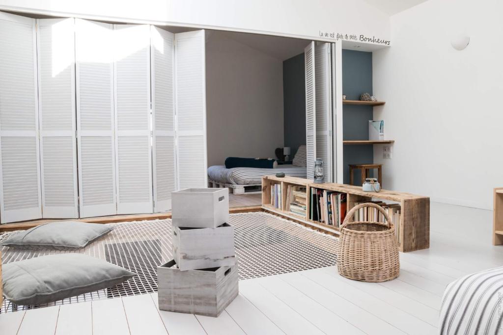 Η βιβλιοθήκη της παραθεριστικής κατοικίας