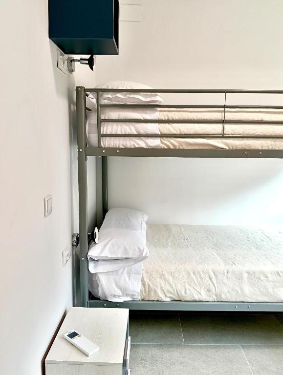 Albergue Pundak Valle del Jerte - ツインルーム 共用バスルーム