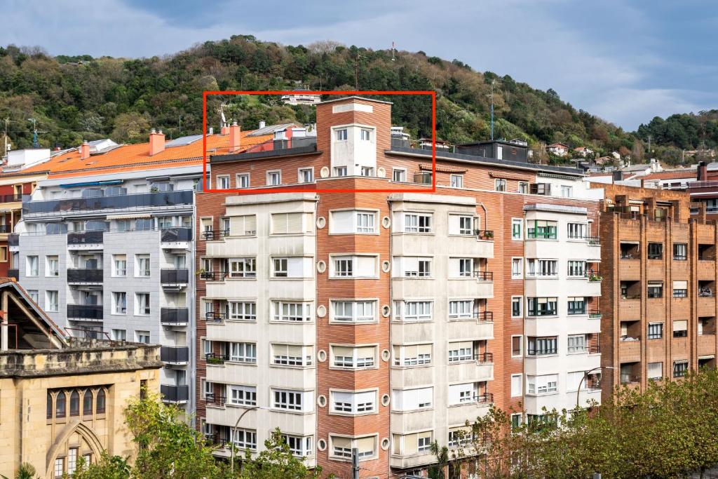 Brightline Penthouse by San Sebastian Stays