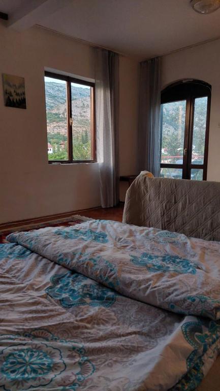 Giường trong phòng chung tại Green Hideaway