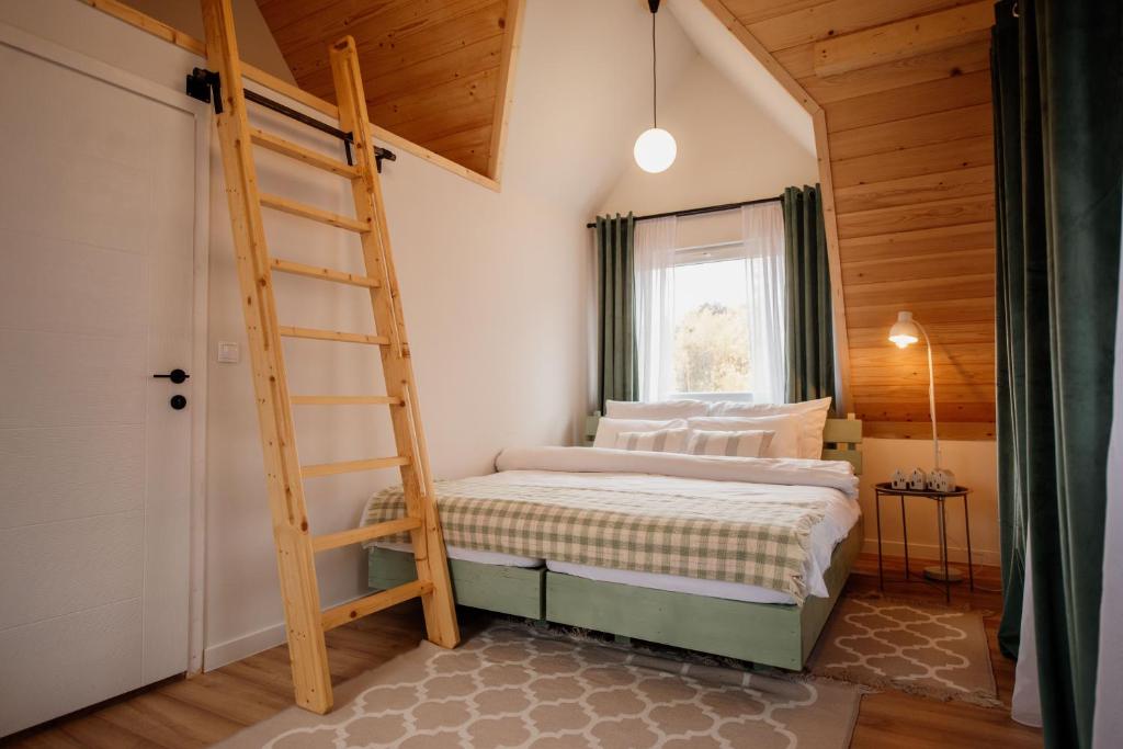 Ένα ή περισσότερα κρεβάτια σε δωμάτιο στο Nord Hill - Zlatar Hill - kuća za odmor