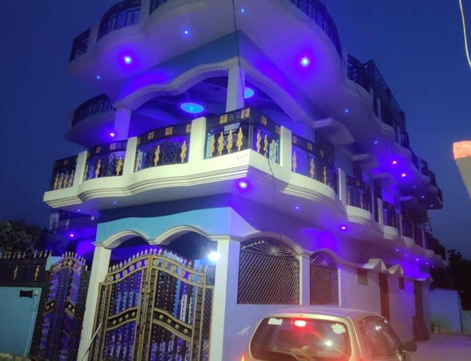 Tòa nhà nơi biệt thự tọa lạc