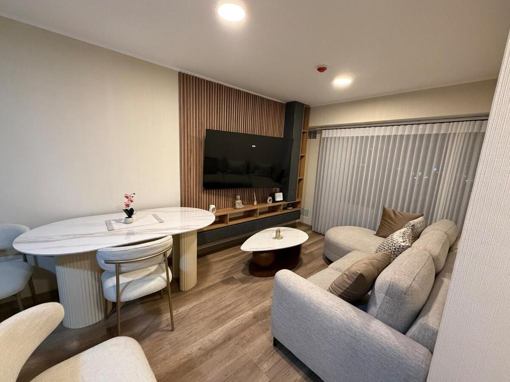 Μια τηλεόραση ή/και κέντρο ψυχαγωγίας στο Apartment in Victoria