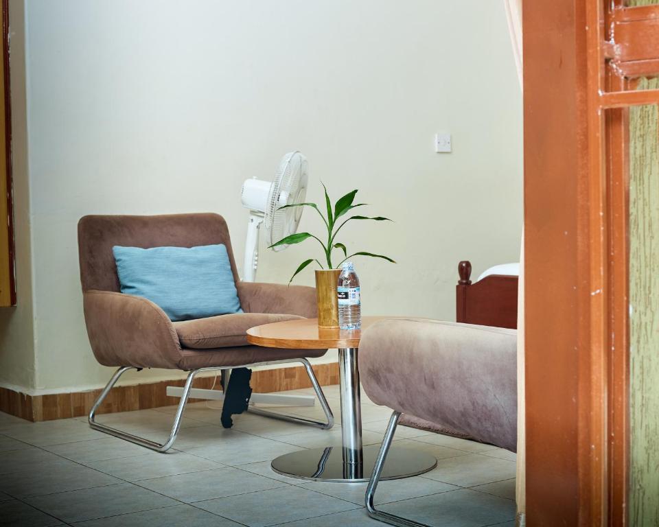 Acacia Hotel Mbarara - Großes Doppel- Oder Zweibettzimmer