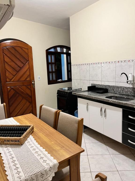 Η κουζίνα ή μικρή κουζίνα στο Casa entre Serras