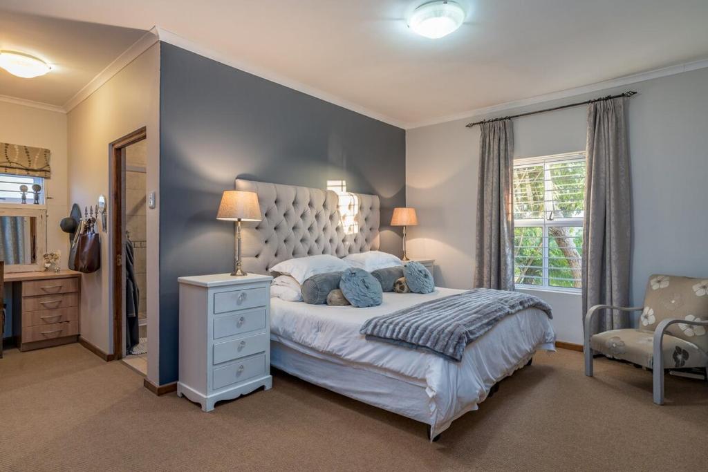 Ένα ή περισσότερα κρεβάτια σε δωμάτιο στο Cheerful 4 bedroom home with pool & wonderful view