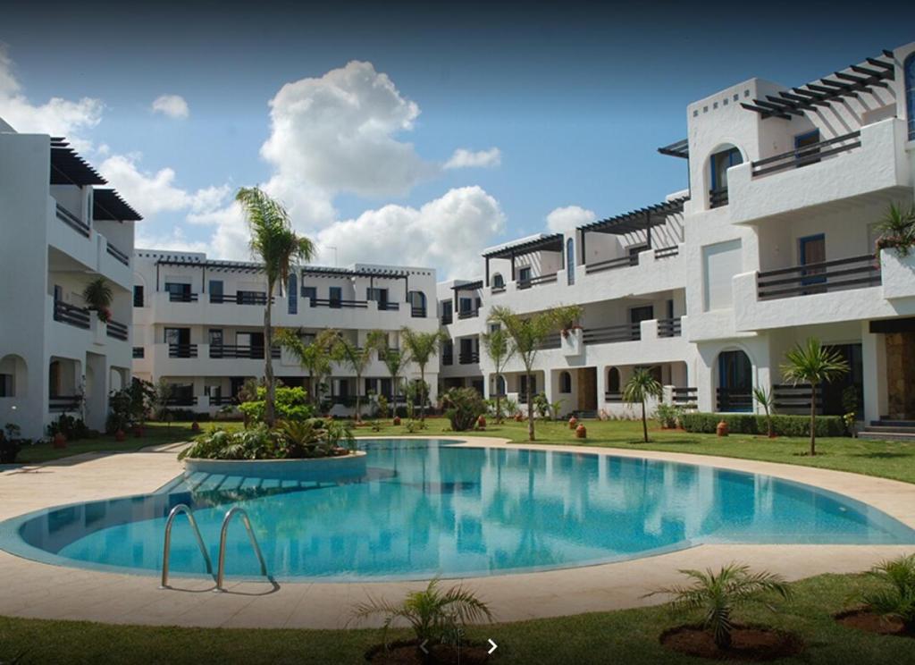 Φωτογραφία από το άλμπουμ του Beach apartment with pool Skhirat beach σε Skhirat