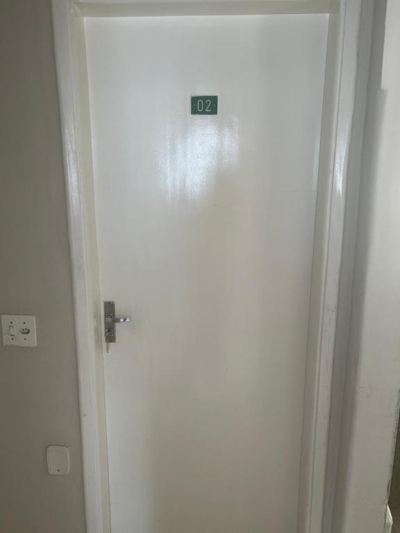 Ảnh trong thư viện ảnh của Quarto 01 no centro da cidade ở Uberaba