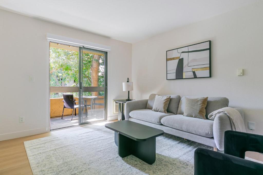 Χώρος καθιστικού στο Blueground Shoreline West pool nr Shoreline Park SFO-2075