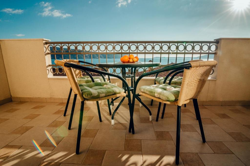 Μπαλκόνι ή βεράντα στο Apartmani Konjevic Savina