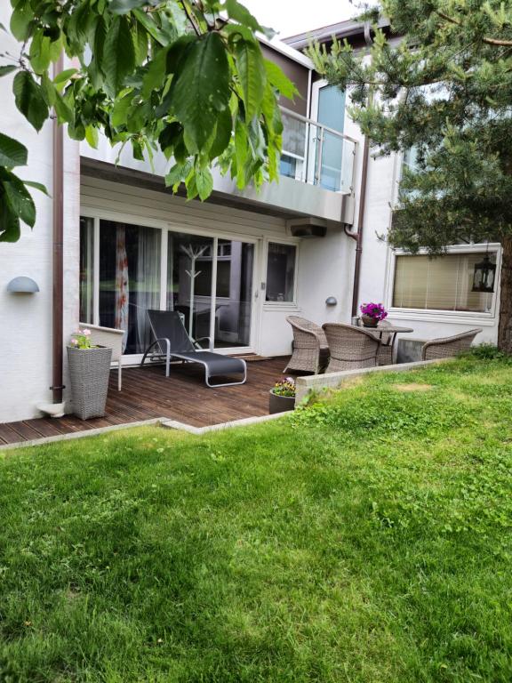 Κήπος έξω από το Familievennlig