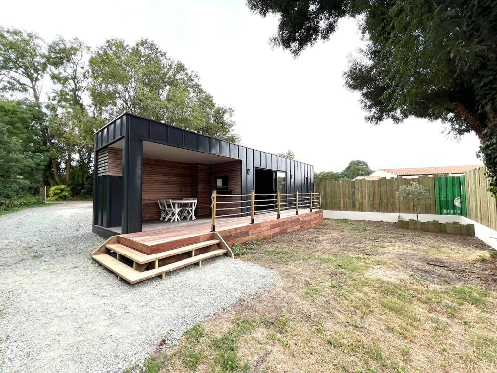 Το κτήριο όπου στεγάζεται  το διαμέρισμα