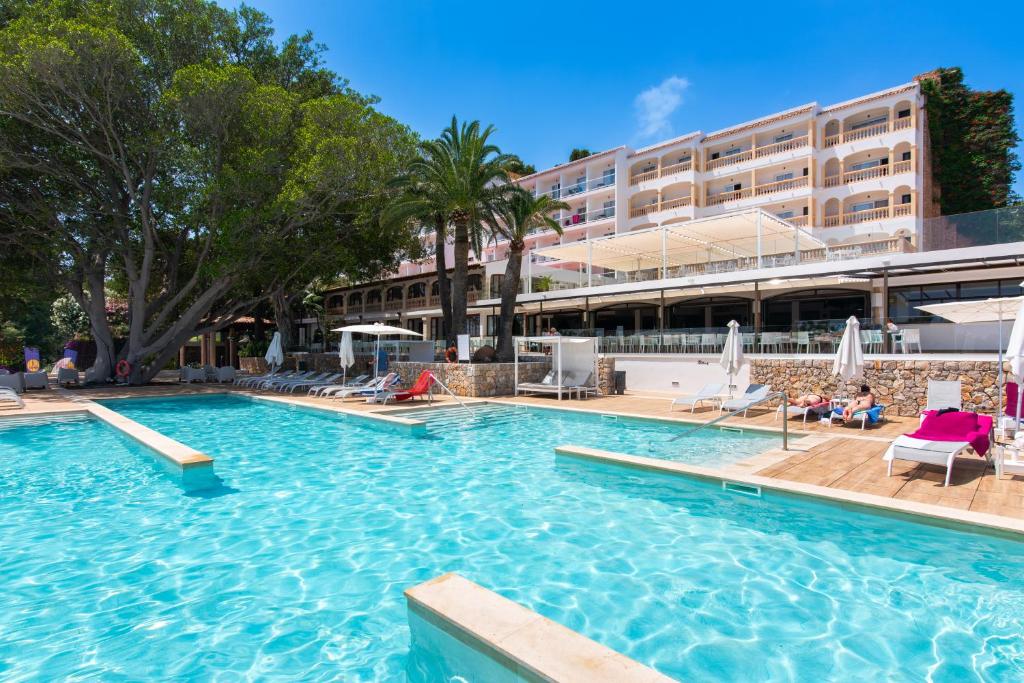 Bazén v ubytování Hotel Na Taconera nebo v jeho okolí