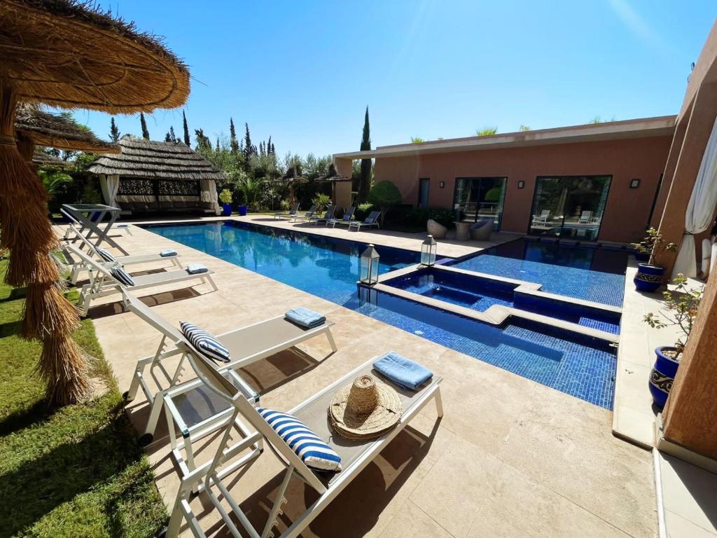 Bazén v ubytování Villa Ines nebo v jeho okolí