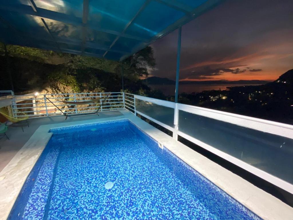 Bazén v ubytování Casa ziranda nebo v jeho okolí