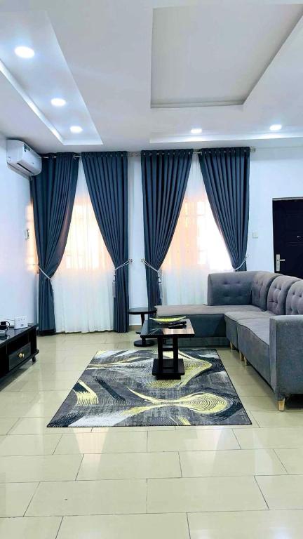 Χώρος καθιστικού στο Urban Gated City Suite