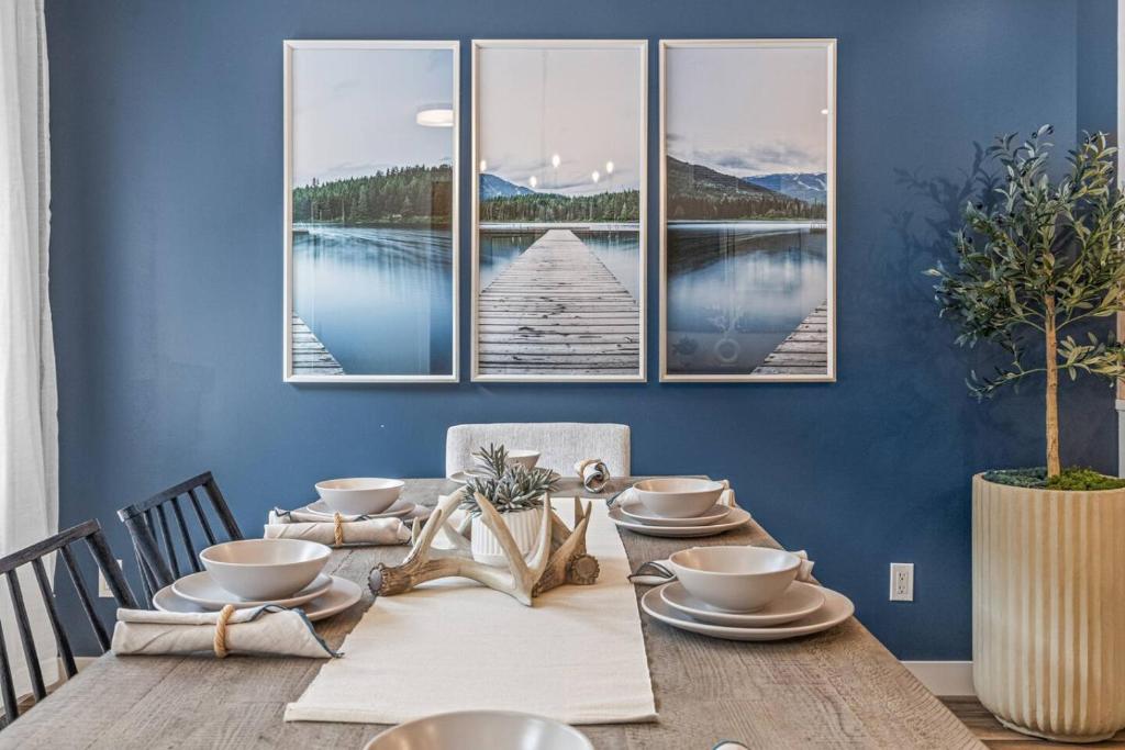 Ảnh trong thư viện ảnh của Rockies Escape for Groups with Hot tub and Pool ở Canmore