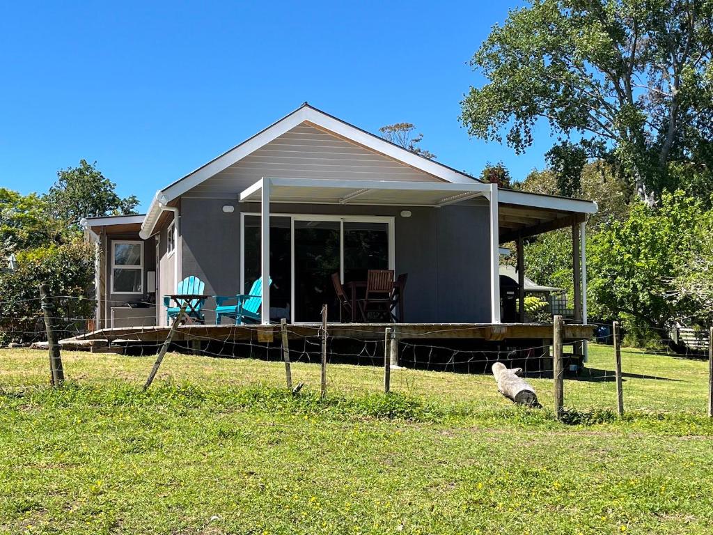 Κήπος έξω από το Mercury Orchard