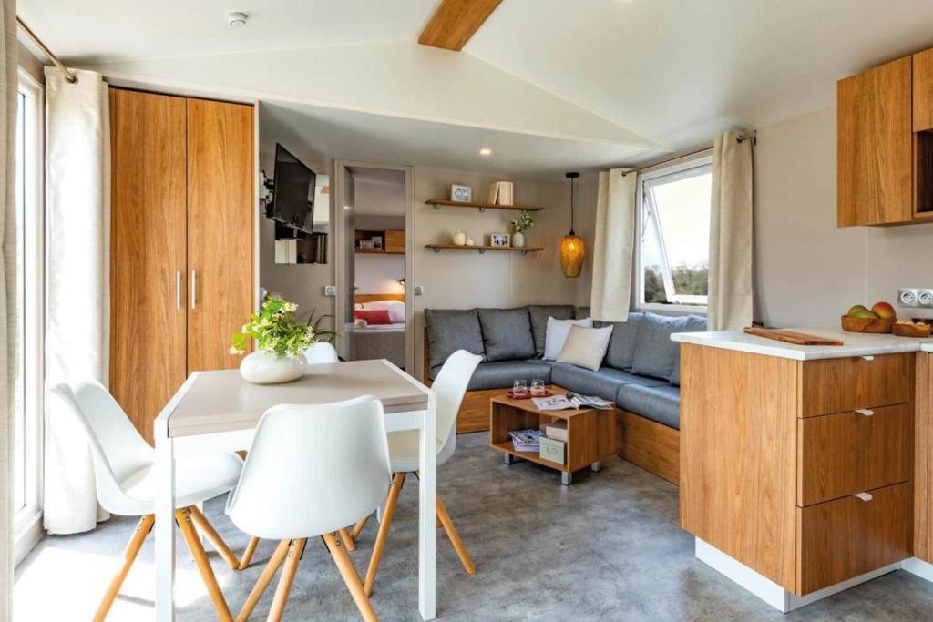 Η κουζίνα ή μικρή κουζίνα στο Camping Papillon Kinrooi - 86