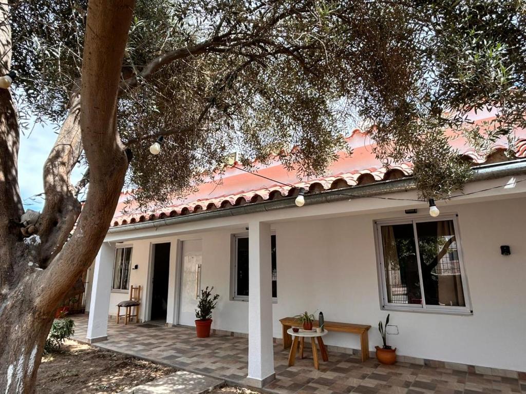 Το κτήριο όπου στεγάζεται  το διαμέρισμα