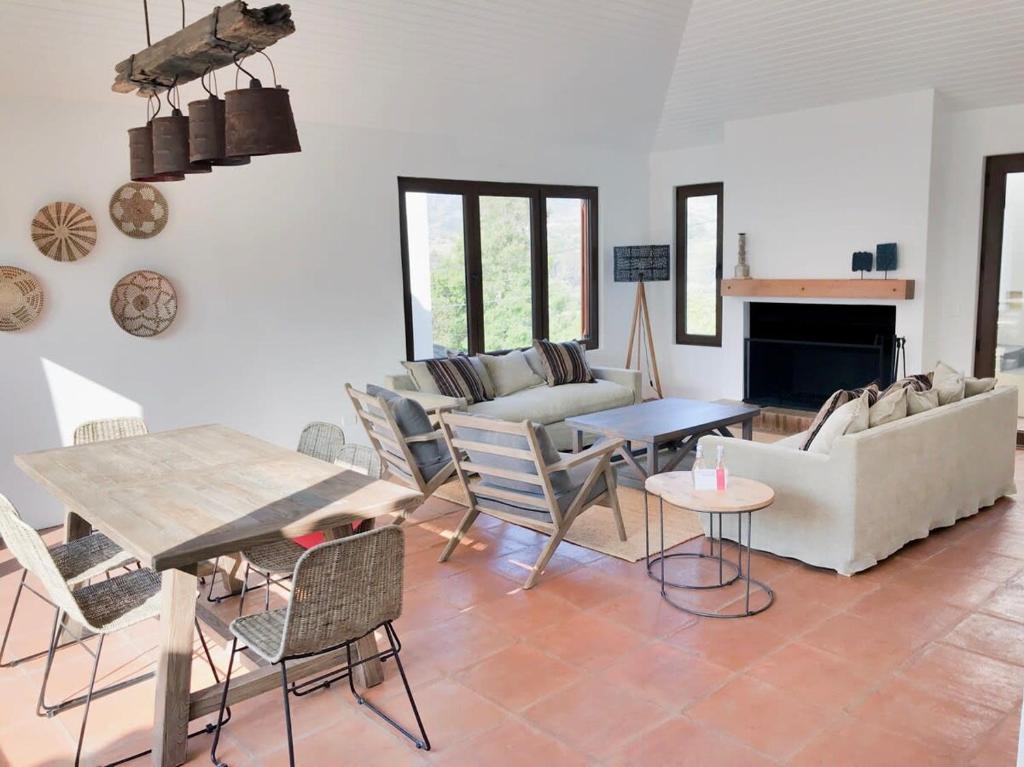 Χώρος καθιστικού στο Casapueblo Rent Cachagua CP 35