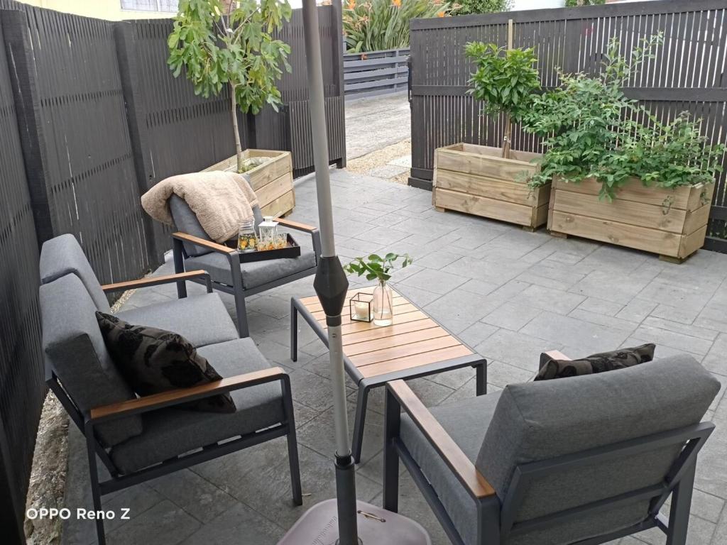 Χώρος καθιστικού στο Modern, Light & Warm Central Warkworth