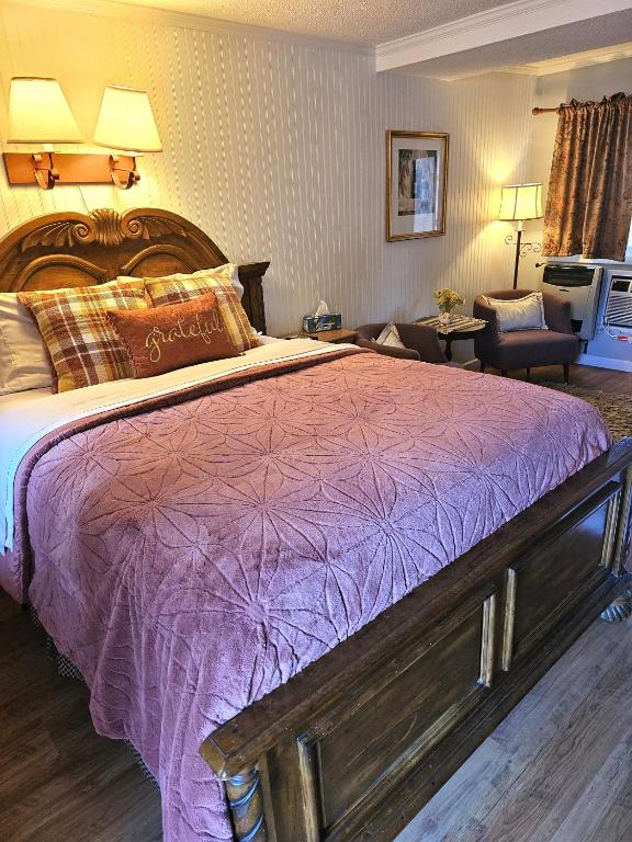 Cornwall Inn - Queen Room