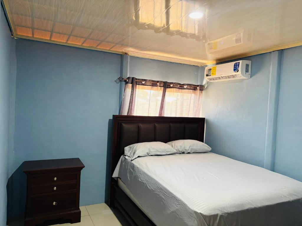 Ένα ή περισσότερα κρεβάτια σε δωμάτιο στο DesCANso House