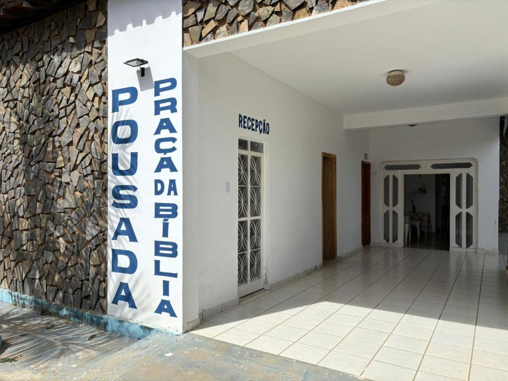 Pousada Praça da Bíblia - Santa Maria da Vitória - Habitación Doble Con Baño Privado