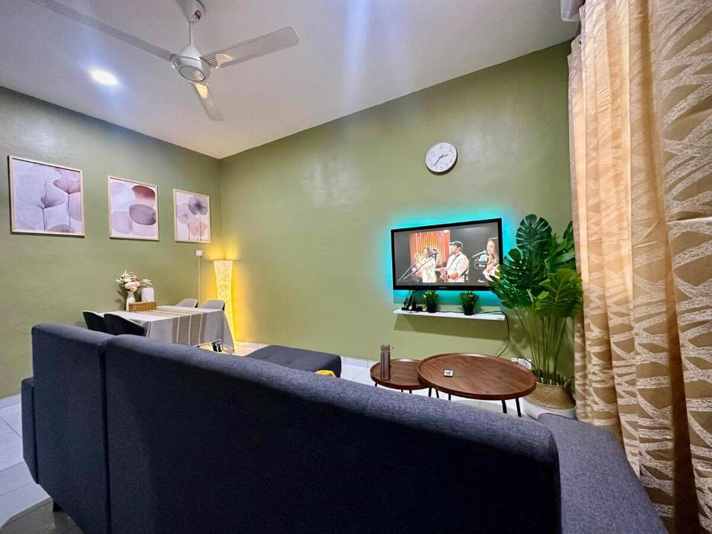 Μια τηλεόραση ή/και κέντρο ψυχαγωγίας στο The Cozy Inn