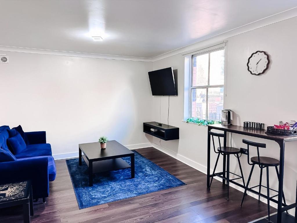 TV a/nebo společenská místnost v ubytování Fitaa House Southampton