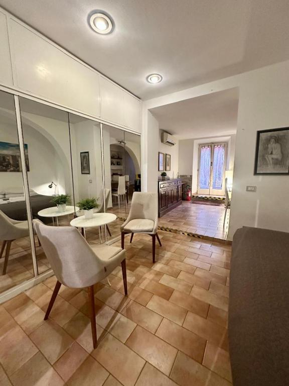 Comfy in the Heart of Roman nightlife