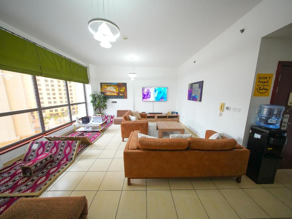 Μια τηλεόραση ή/και κέντρο ψυχαγωγίας στο Happyland JBR Dubai Hostel