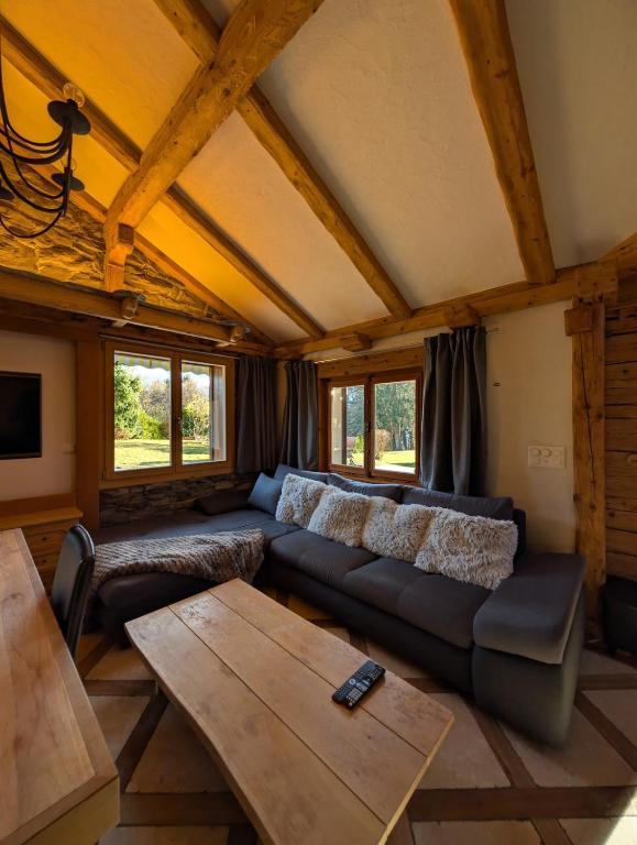 Posezení v ubytování Appt de charme dans chalet - liberté & nature