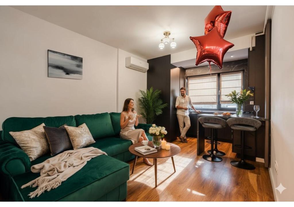 Χώρος καθιστικού στο The Velvet by Blvd 44B5 - Premium City Retreat with Parking