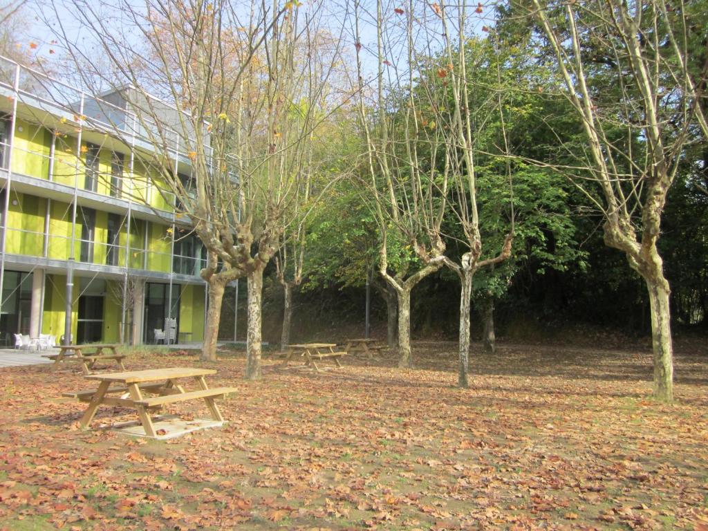 Jardín al aire libre en UBA Hostel