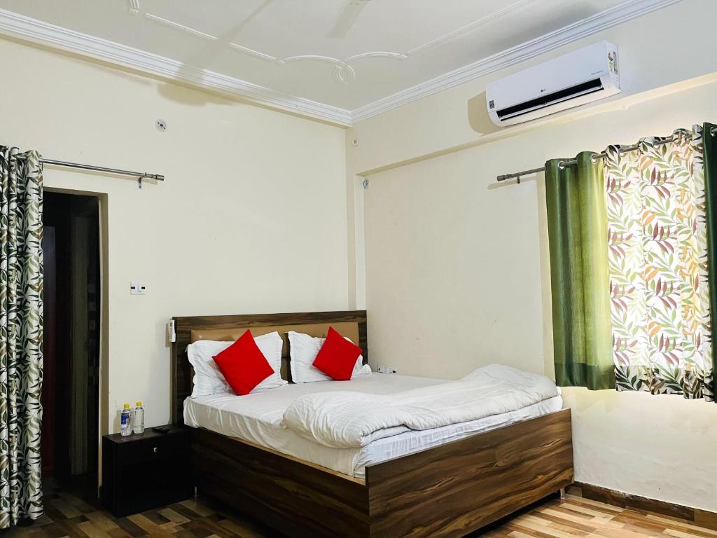 Postel nebo postele na pokoji v ubytování Nature's Nest