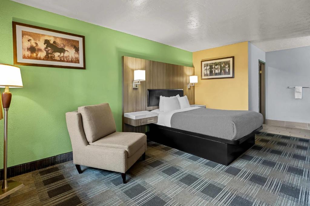 Quality Inn Madras - Queen Room - Non Smoking