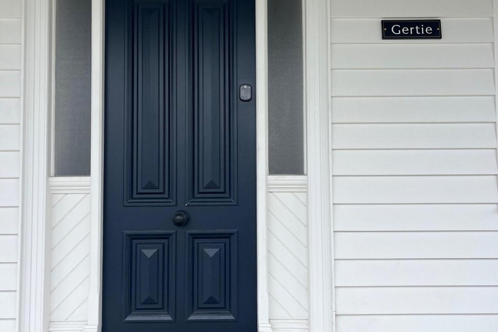 Fotografie z fotogalerie ubytování Gertie, Classic meets Modern with Pako next door v destinaci Geelong West