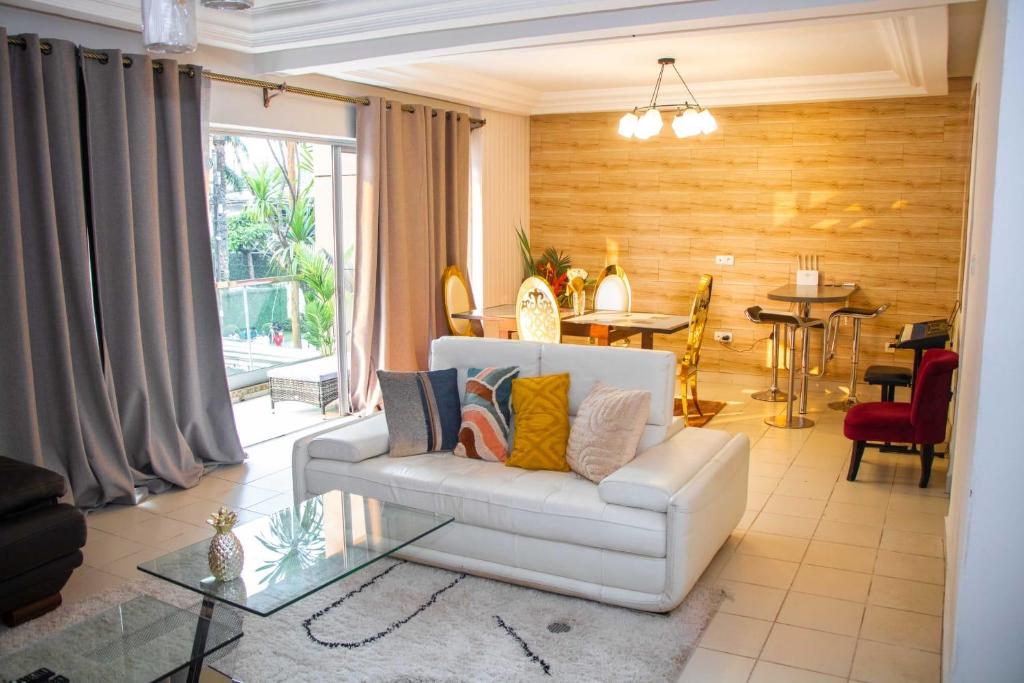 a2g apartments tesisinde bir oturma alanı
