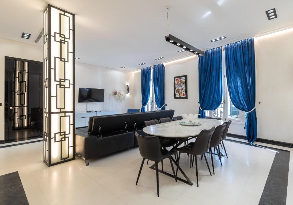110 m2 golden square, renovated, 20metres croisette, parking private