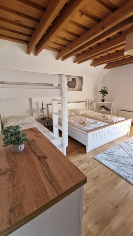 Postel nebo postele na pokoji v ubytování Chata Tále, Chopok JUH