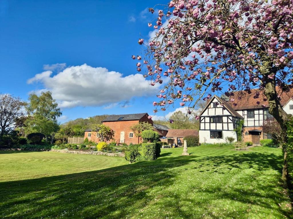 Aed väljaspool majutusasutust The Coach House at Greenhill