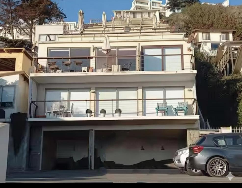 Το κτήριο όπου στεγάζεται  το διαμέρισμα