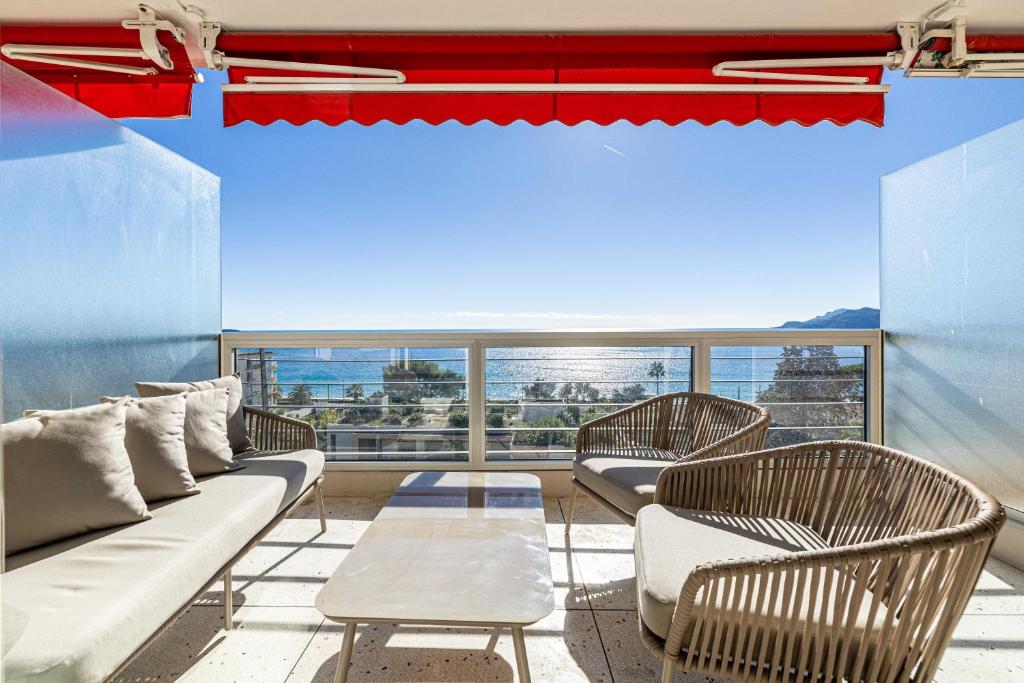 Spacious apartment a c 2BR 4P Cannes